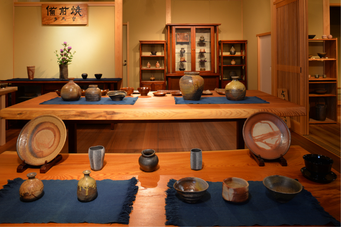 美術工芸おがわ店舗内